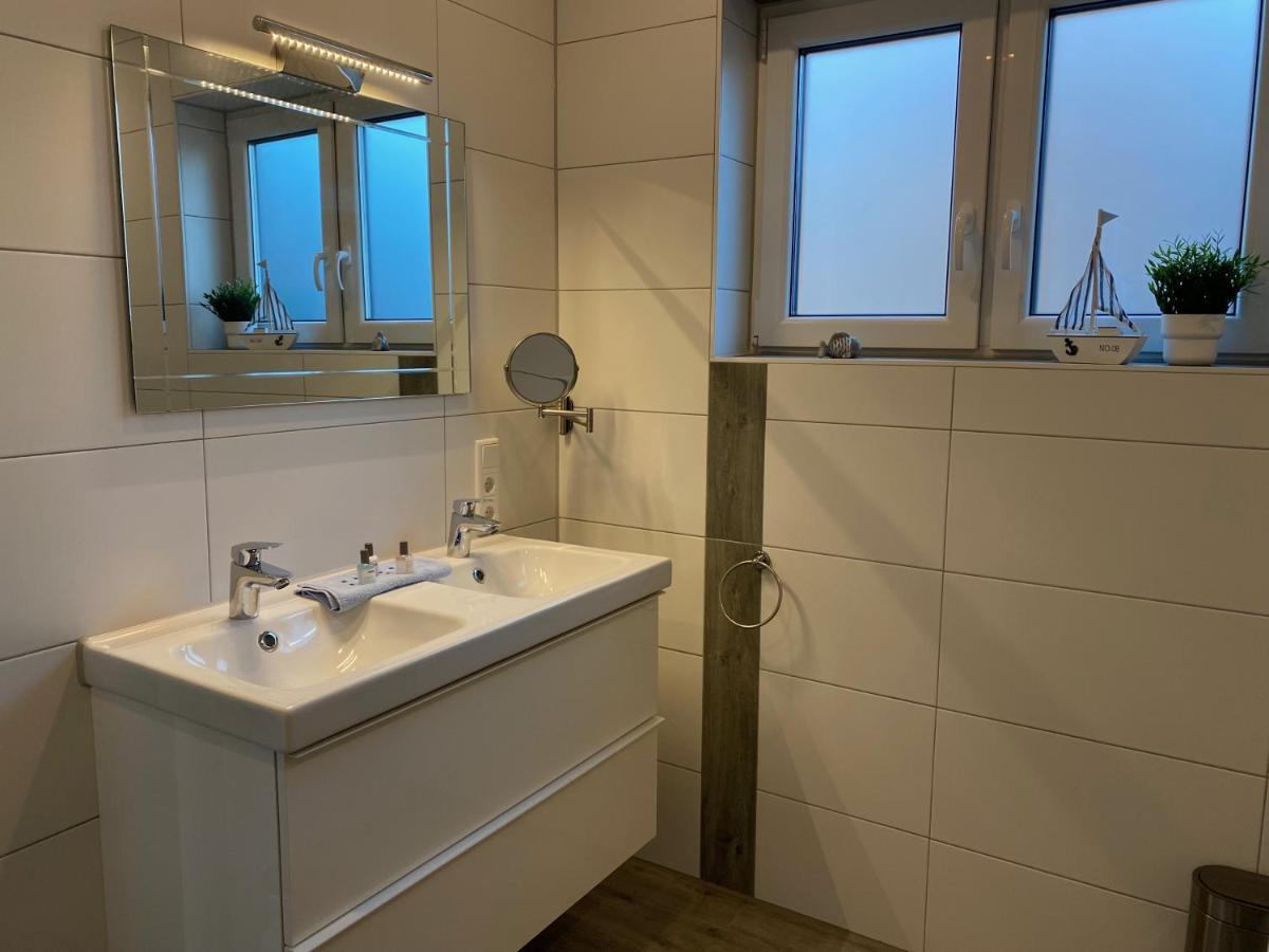 Ferienwohnung Haus Pirola Esens Exterior foto